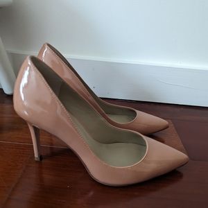 Shiny mauve pump